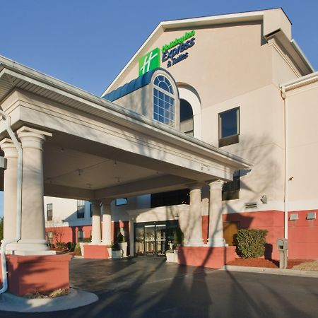Holiday Inn Express Hotel & Suites Laurinburg By Ihg Exterior photo