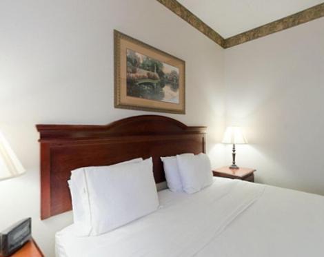 Holiday Inn Express Hotel & Suites Laurinburg By Ihg Room photo