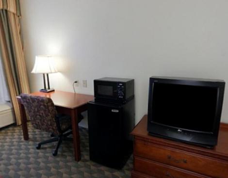Holiday Inn Express Hotel & Suites Laurinburg By Ihg Exterior photo
