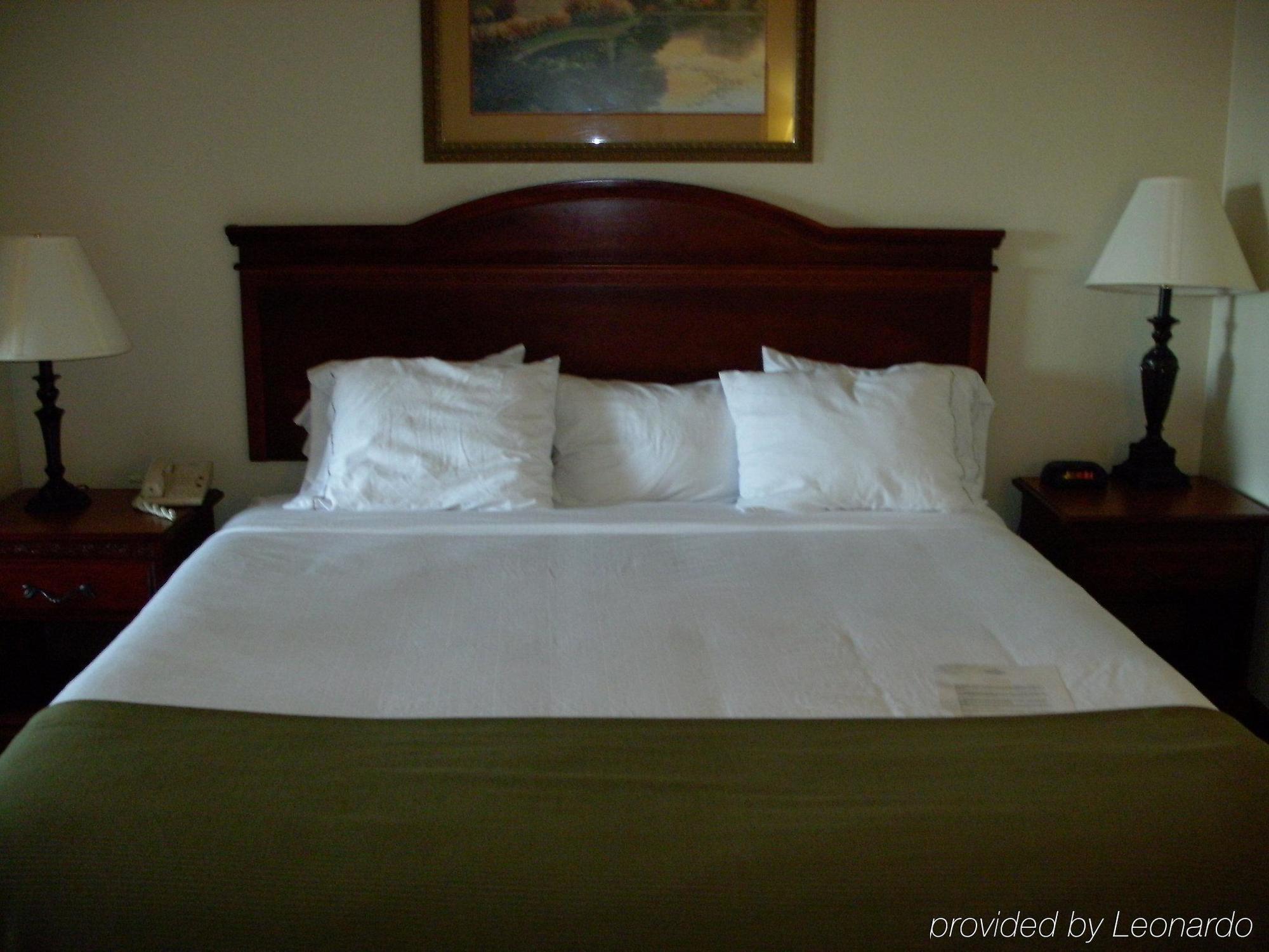 Holiday Inn Express Hotel & Suites Laurinburg By Ihg Room photo