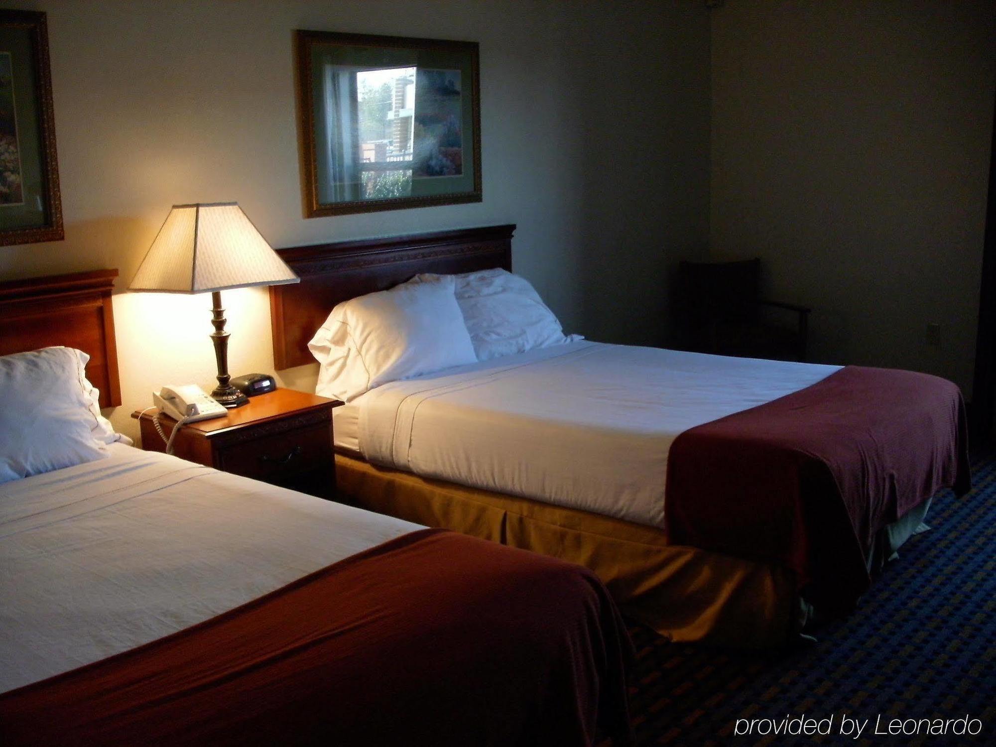 Holiday Inn Express Hotel & Suites Laurinburg By Ihg Exterior photo